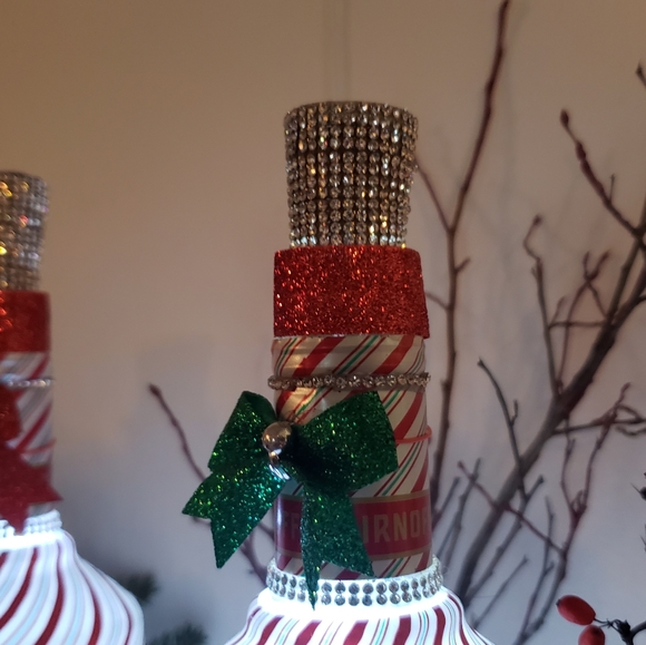 🎄Christmas Fancy Liquor Bottle Lights ~ Peppermint Vodka w/ sparkles & bows - Picture 7 of 10
